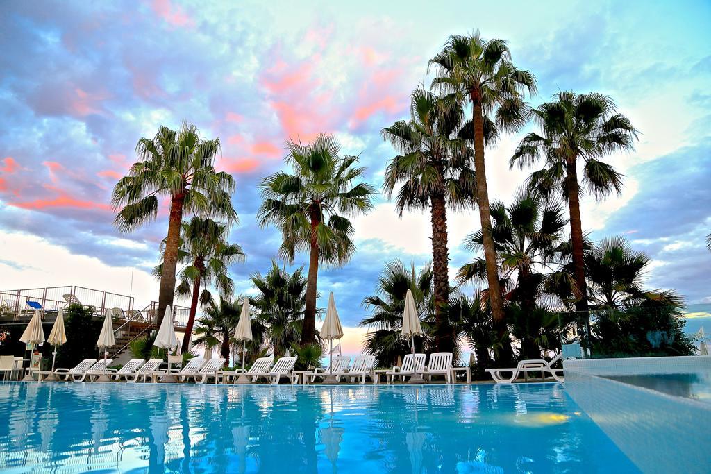Caravelle Thalasso & Wellness Hotel 4*